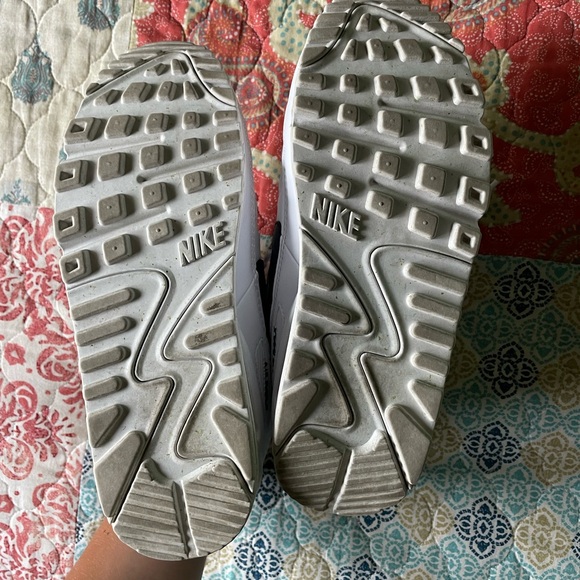 nike air max sneakers - Picture 3 of 4